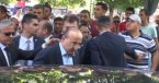 Asker cenazesinde Yalçın Akdoğan\'a pet şişeli protesto