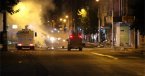Diyarbakır\'da caddeyi kapayan göstericilere polis müdahalesi!