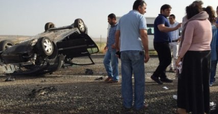 Otomobil Takla Attı: Üç Yaralı
