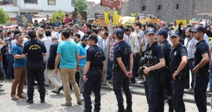 Özgür-Der'in Protesto Gösterisine Polisten Müdahale
