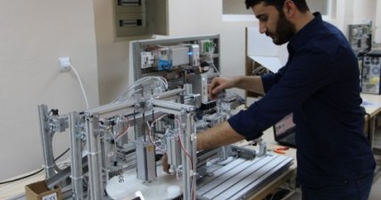 Öğrenciler İnsansız Fabrika Otomasyonu Geliştirdi