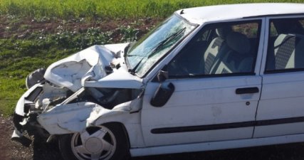Motosiklet Otomobil İle Kafa Kafaya Çarpıştı: 1'i Ağır 2 Yaralı
