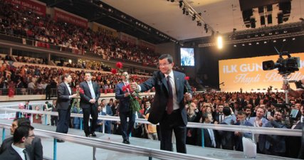 Başbakan Davutoğlu'ndan dört mesaj dört çağrı