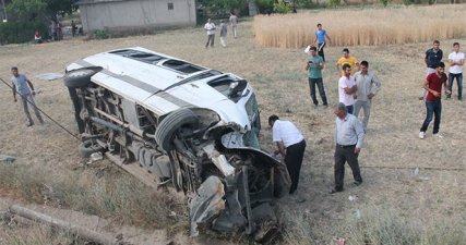Elazığ’da trafik kazaları: 13 yaralı