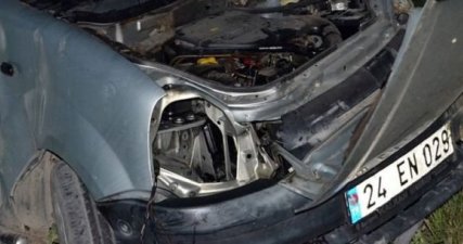 Erzincan'da otomobil şarampole devrildi: 7 yaralı