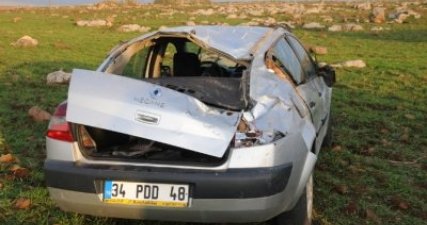 Cizre'de Otomobil Devrildi: 4 Yaralı