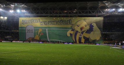 Kadıköy’de maç sonu olay pankart