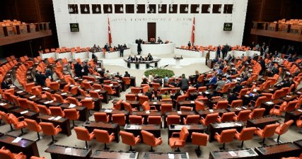 Meclis olağanüstü toplandıTBMM Genel Kurulu, CHP’nin talebi üzerine ’terör’ gündemiyle olağanüstü toplandı.