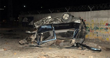 Polis için döşenen patlayıcıya sivil araç bastı: 1 ölü