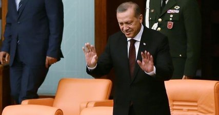 TBMM'de Erdoğan'a büyük saygısızlık